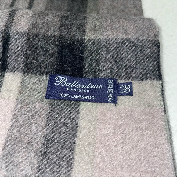 Ballantrae Edinburgh Lambswool Plaid Scarf - Picture 3 of 3